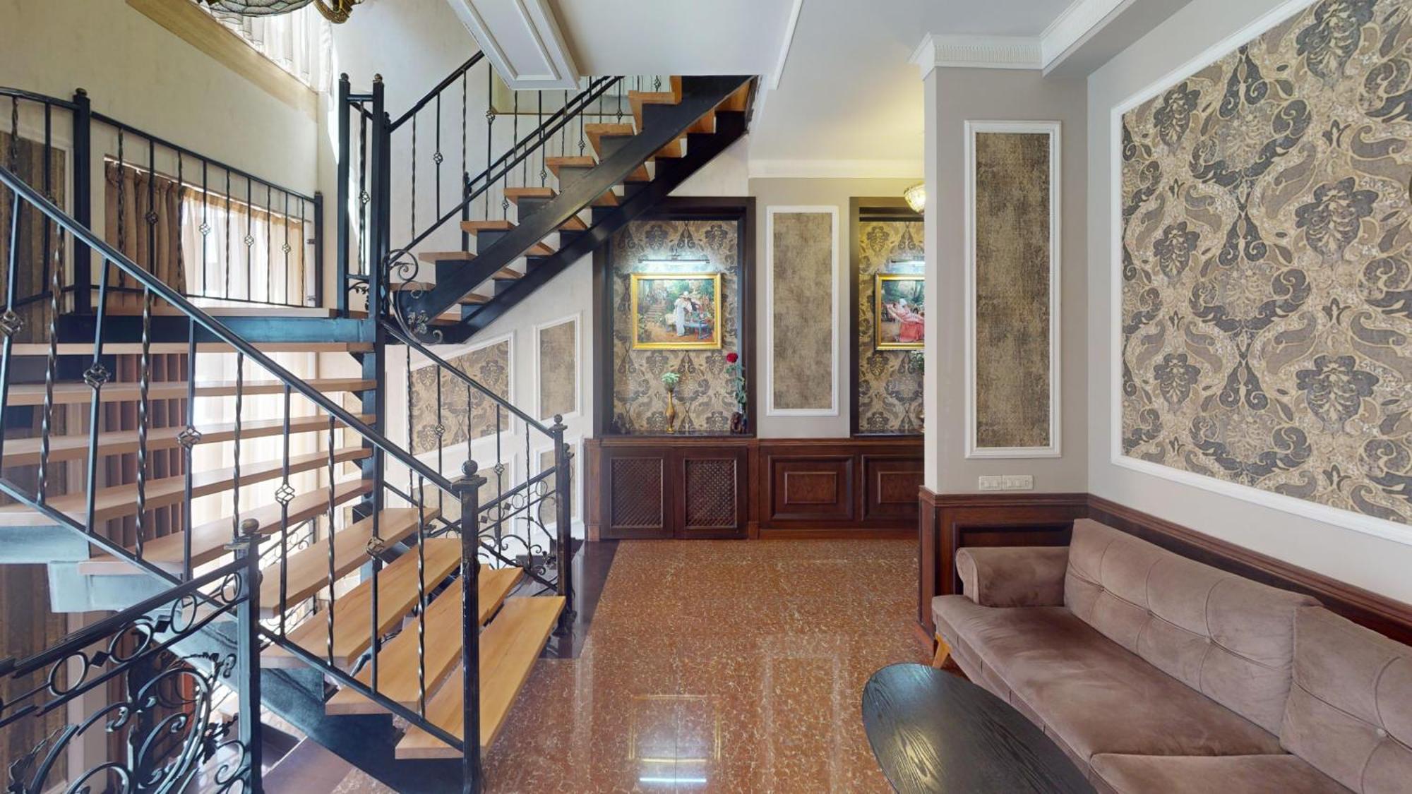 Royal Renaissance Hotel Yerevan Exterior photo